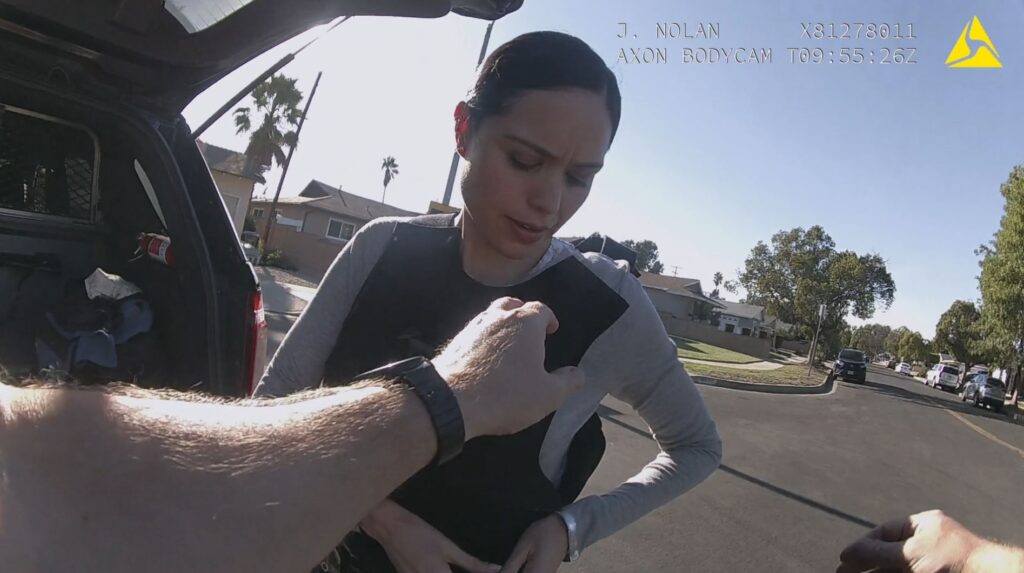 MV5BODI0YzlkMDgtZjdkNS00OTg2LTk5M2YtZGU5YzM3OWM2NjFiXkEyXkFqcGc@._V1_